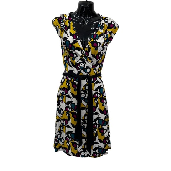 Diane Von Furstenberg Dresses & Skirts - Diane Von Furstenberg Sz 8 Multi-colored short sleeve floral wrap dress  Size: 8